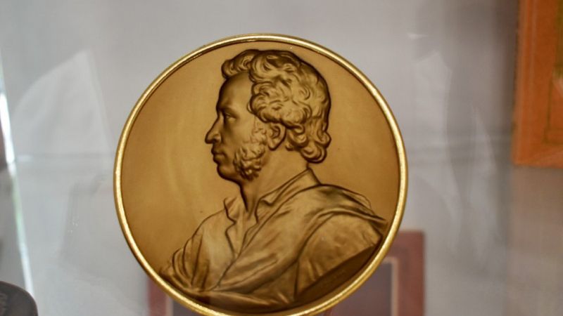 Беседа «Пушкин в медальерном искусстве»